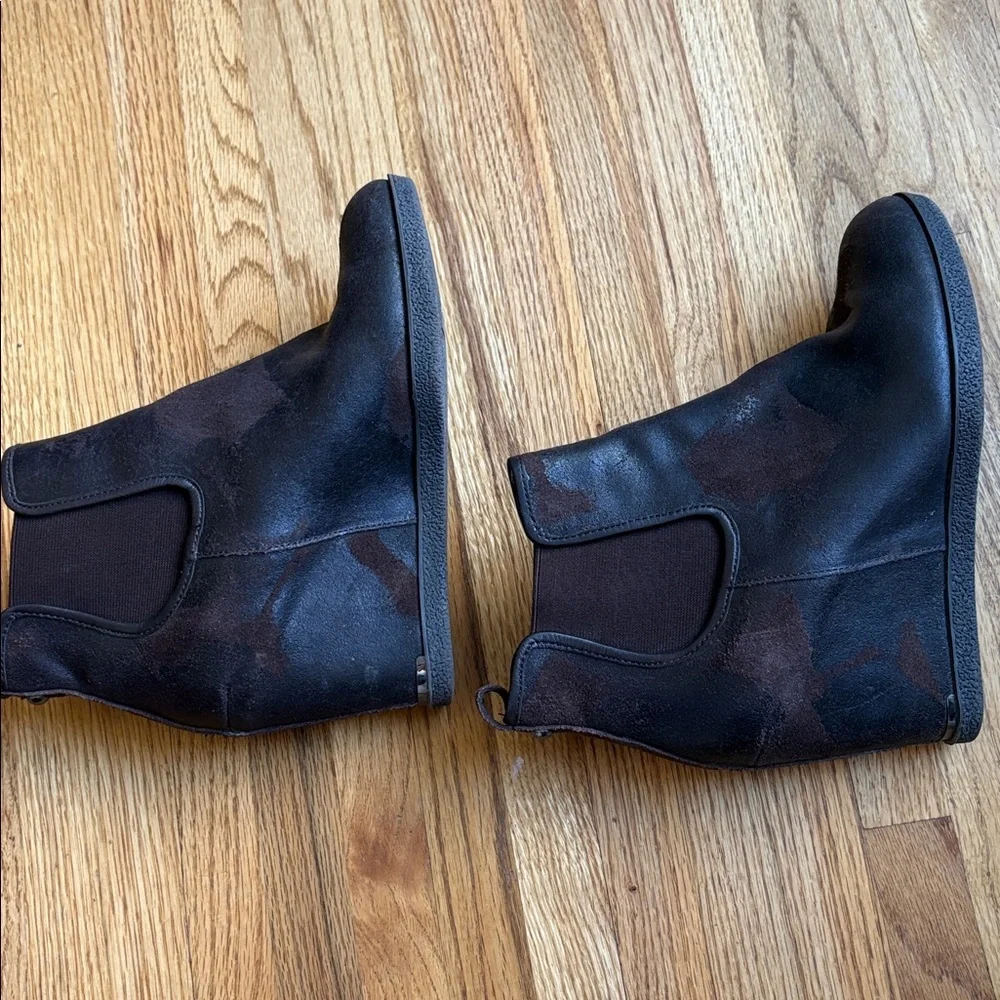 Donald J. Pliner classic brown